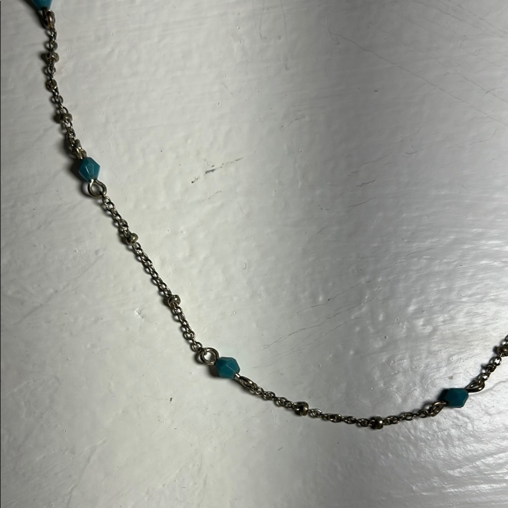 Avon Silver and Blue Necklace with Elegant Design - Picture 2 of 4